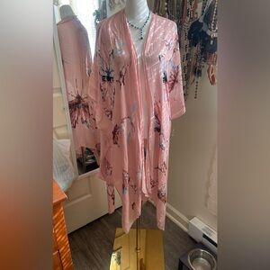 - Elegant  butterfly  Pink Kimono